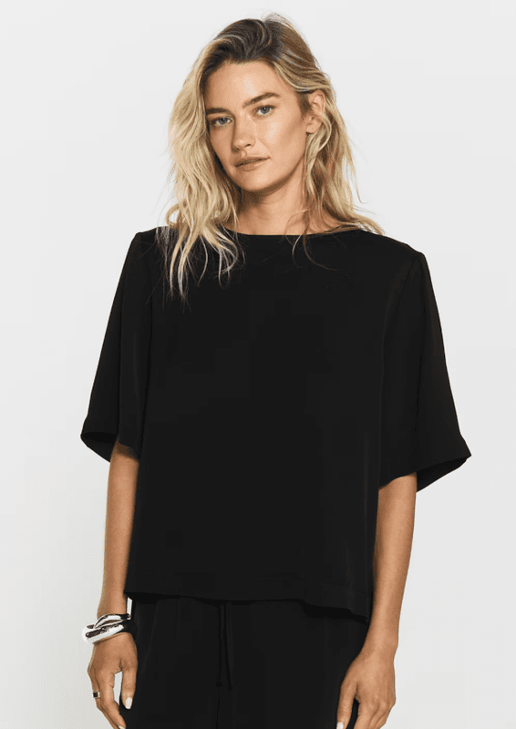 Leonie Satin Tee Black/ Twist&Tango