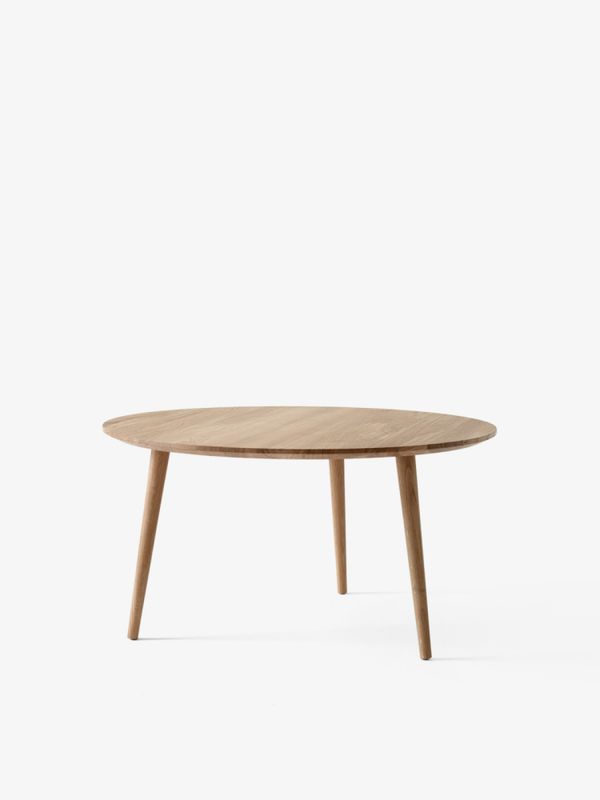 In Between Coffee Table SK15 Ø90 cm H48 cm Oiled oak/ &tradition
