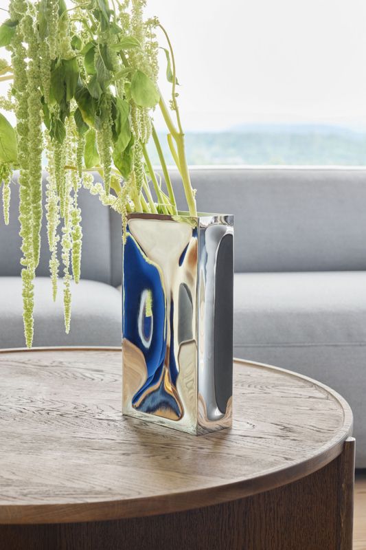 Into vase mirror/ Northern