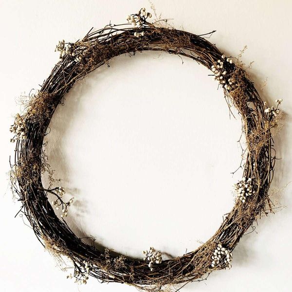 Hovedbilde Krans grener m hvite bær d 50cm. Trend Design